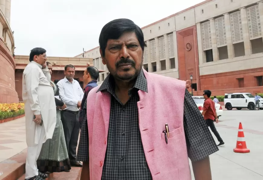 Ramdas Athawale: विरोध के बाद रामदास अठावले ने एसटी समुदाय पर अपनी टिप्पणी के लिए मांगी माफी