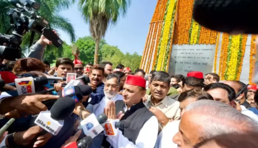 Akhilesh Yadav: जेपी विवाद के बाद लोहिया को माल्यार्पण करने पहुंचे अखिलेश यादव, भाजपा को घेरा