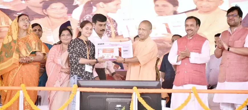 CM Yogi in Hardoi: सीएम योगी ने हरदोई में  नारी शक्ति वंदन सम्मेलन को किया संबोधित, 541 करोड़ की दी सौगात