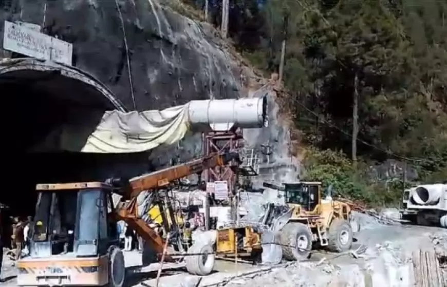 Uttarakhand Tunnel Collapse: सुराख से दी जा रही आक्सीजन और पाइप से खाना, 24 घंटो से आफत में 40 जानें