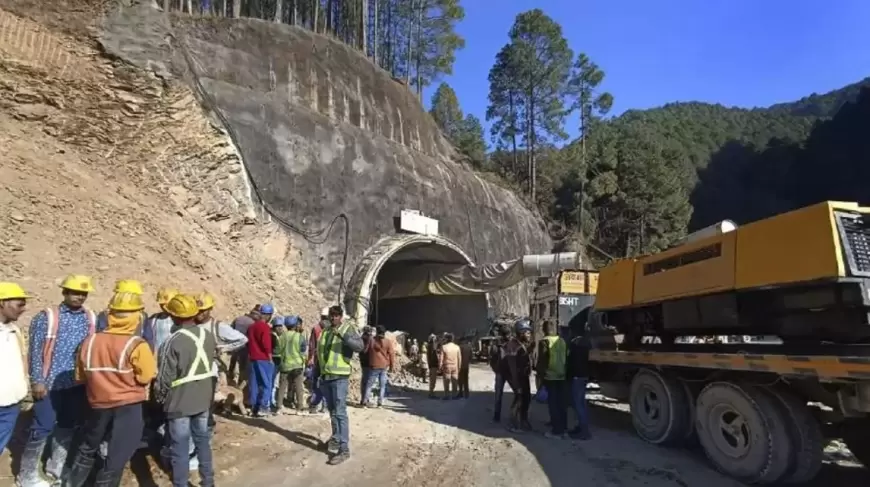 Uttarkashi Tunnel Accident: उत्तरकाशी टनल हादसे के 100 घंटे पूरे, मजदूरों को निकालने में नहीं मिली कामयाबी