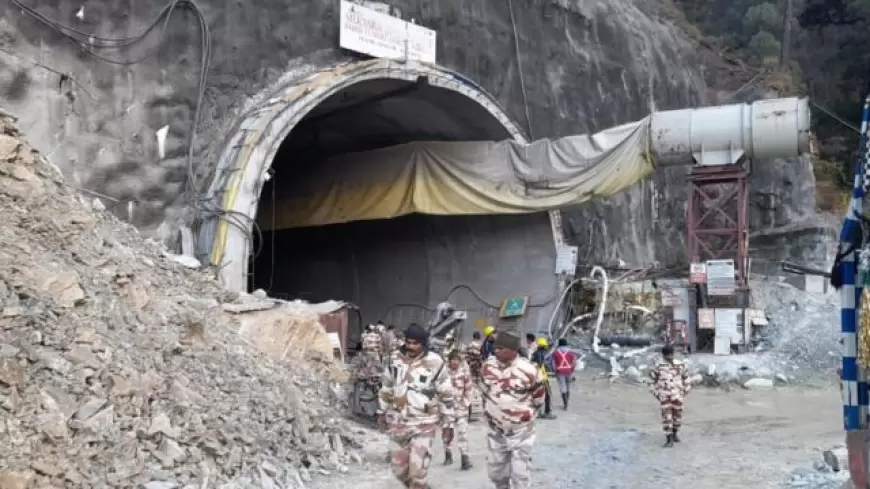 Silkyara Tunnel: उत्तराखंड: अमेरिकी ड्रिलिंग मशीन हुई खराब, अब 41 मजदूरों को निकालने में लग सकते है 6-7 दिन