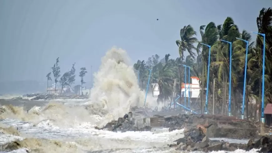 Michaung typhoon: नागपट्टनम में 100 मीटर पीछे खिसका समुद्र, 5 दिसंबर को आंध्र प्रदेश के तट से टकराएगा मिचौंग