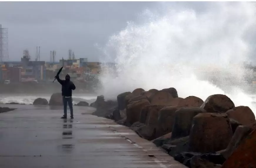 Cyclone Michong: तमिलनाडु में चक्रवात मिचौंग ने मचायी तबाही, खड़गे ने केंद्र से राज्य सरकारों को सहायता देने का किया आग्रह