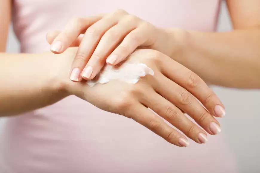 Winter Handcare: सर्दियों में रुखे हाथों से मिलेगी निजात, ये घरेलु नुस्खे करें ट्राई