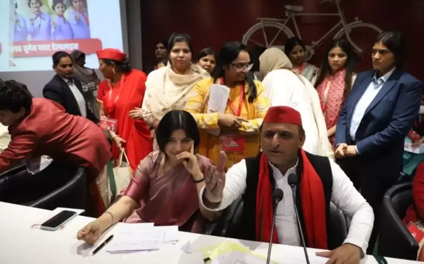 Samajwadi Party: जब भगवान बुलाते हैं, तभी हम सब जाते हैं- अखिलेश यादव