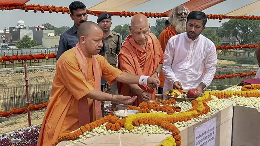 C.M Yogi in ayodhya: सीएम ने अयोध्या में लिया विकास कार्यों का जायजा