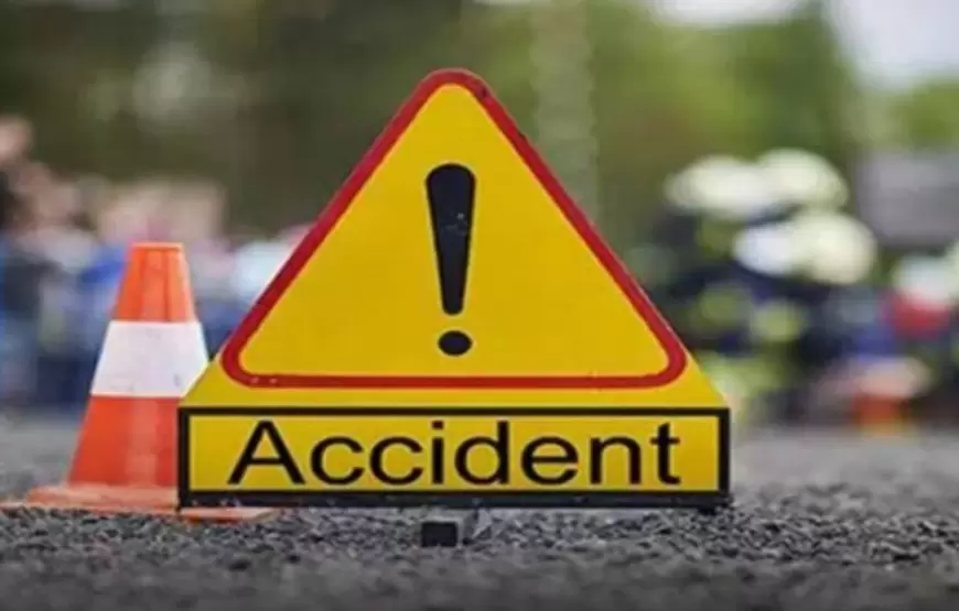 Road accident in Pratapgarh : प्रतापगढ़ में तेज रफ्तार डंपर ने बाइक में मारी टक्कर, दो युवकों की मौत