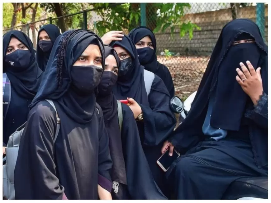 Iran Hijab Controversy: ईरान में हिजाब का विरोध करने वाली दो महिलाओं संग क्रूरता, 74 कोड़े, दो साल की सजा