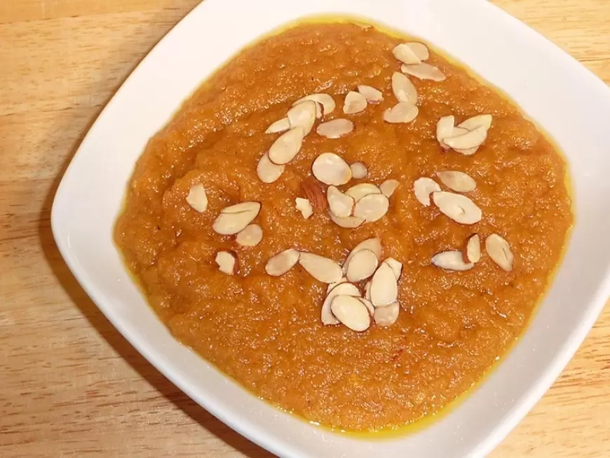 Moong Dal Halwa Recipe: इस आसान रेसिपी से घर में फटाफट बनायें मूंग दाल का हलवा