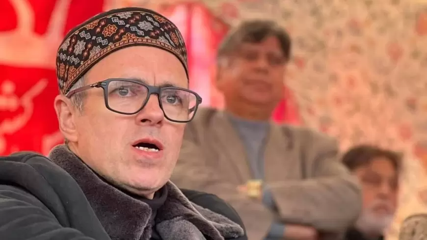 Omar Abdullah: गुलाम और उमर में जुबानी जंग जारी, उमर से गुलाम बोले- PM आपके लिए आंसू बहाते हैं