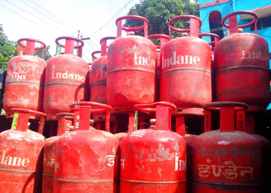 Free Gas Cylinder In Holi: सीएम योगी ने होली पर दिया बड़ा तोहफा, फ्री मिलेगा गैस सिलेंडर