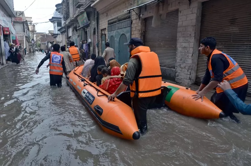 Rain In Pakistan : पाकिस्तान में बारिश से होने वाली दुर्घटनाओं में 71 की मौत, 67 घायल