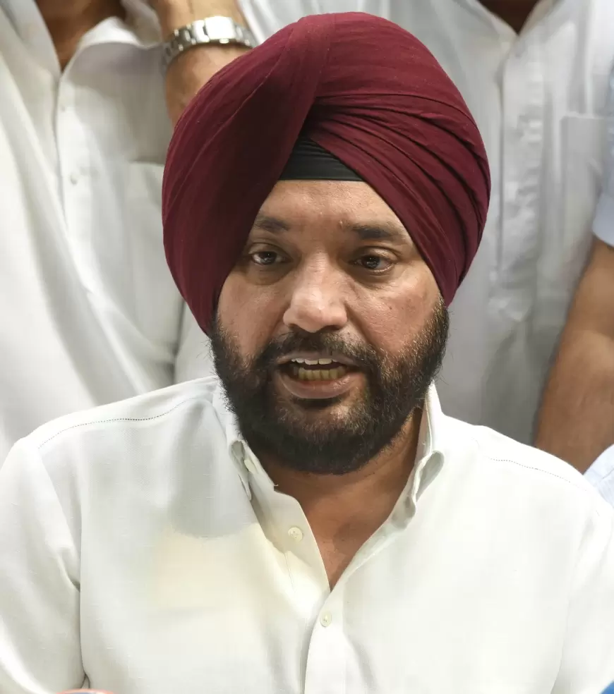 Arvinder Singh Lovely : लवली को पूर्व विधायकों का समर्थन, उदित राज और कन्हैया से नाराजगी