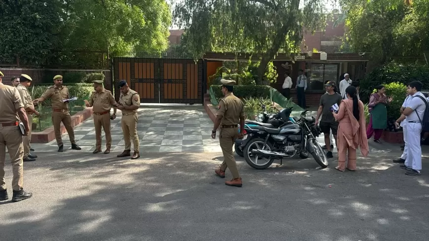 Delhi School Bomb Threat : दिल्ली-NCR के कई स्कूलों को बम से उड़ाने की धमकी,छानबीन कर रही पुलिस