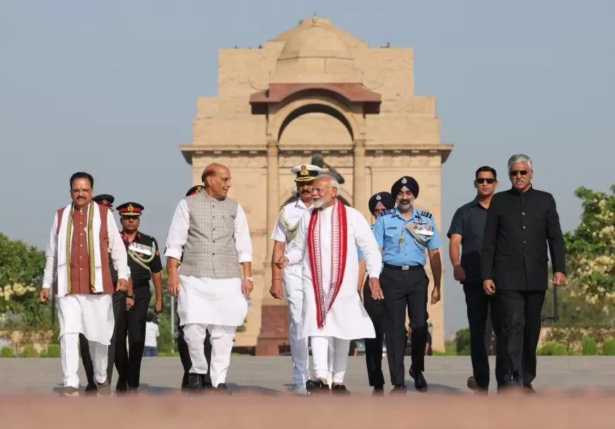 PM Modi Oath Ceremony Live Update : पीएम मोदी ने महात्मा गांधी, अटल बिहारी वाजपेयी के समाधि स्थल जाकर दी श्रद्धांजलि; शहीद जवानों को भी किया नमन