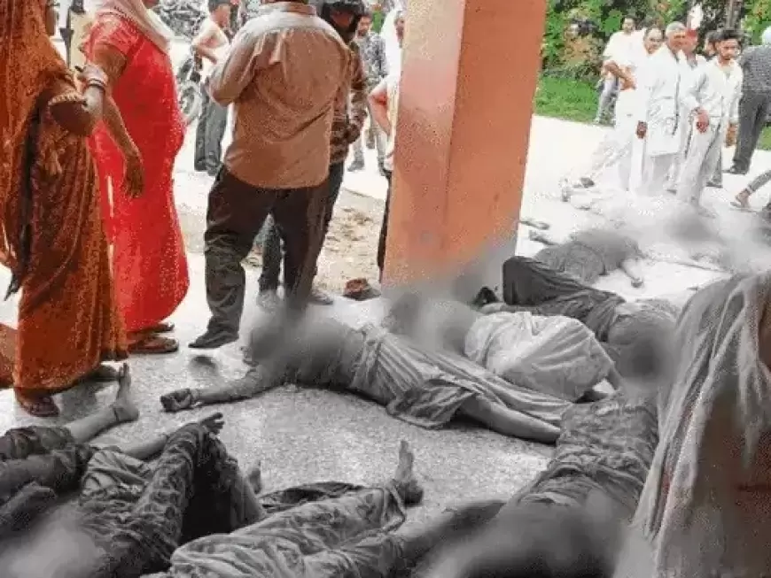 UP Hathras Stampede LIVE Updates : हाथरस भगदड़ हादसे के मुख्य आरोपी की नौकरी गई, गैर जमानती वारंट जारी