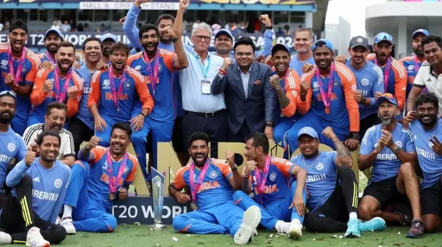 Indian Cricket Team: भारतीय क्रिकेट टीम बारबाडोस से रवाना, कल सुबह पहुंचेंगी दिल्ली, पीएम मोदी करेंगे सम्मानित