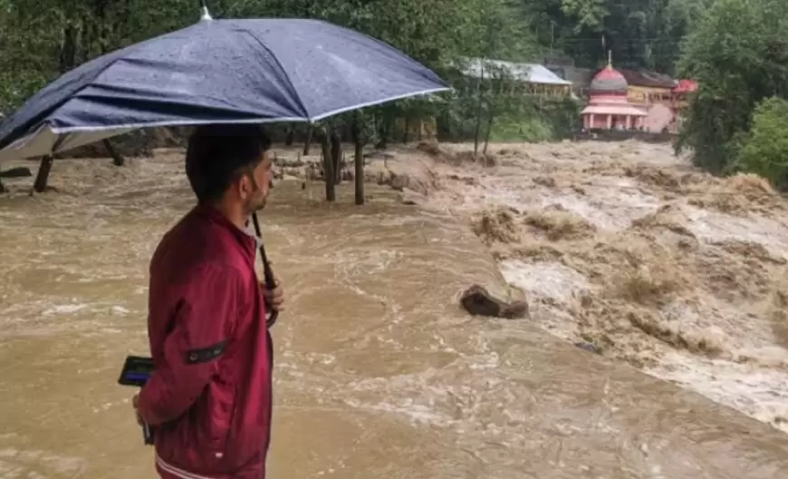 Weather News: देशभर में भारी बारिश का कहर, उत्तराखंड में रोकी गई चारधाम यात्रा, यूपी में 13 लोगों की मौत