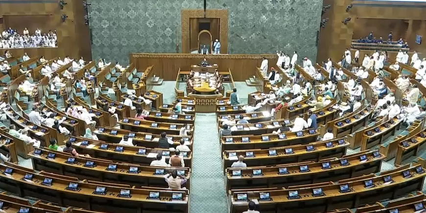 Parliament Session Live Updates : वक्फ बोर्ड संशोधन बिल समेत आज इन प्रमुख विधेयकों को संसद में किया जा सकता है पेश