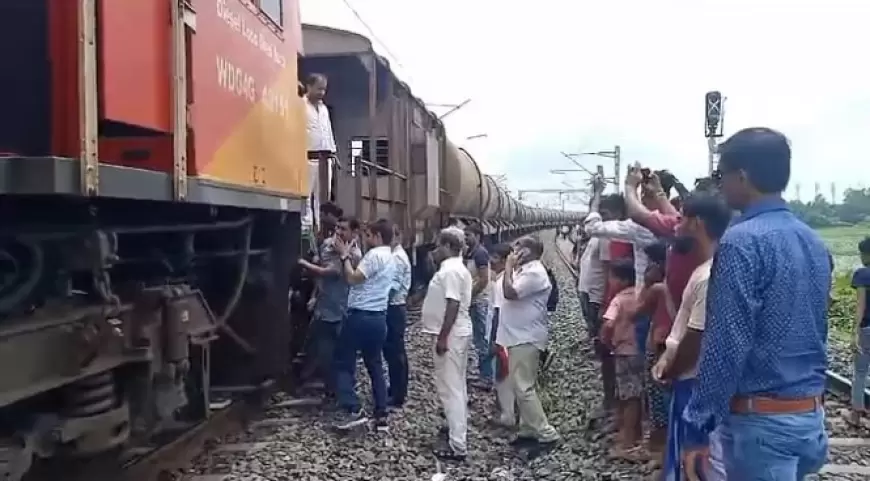 West Bengal Train Accident: पश्चिम बंगाल के मालदा में पटरी से उतरी मालगाड़ी,कोई हताहत नही