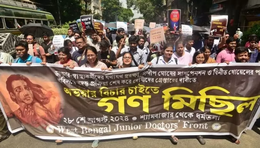 Kolkata RG Kar Medical College: जूनियर डाक्टरों का काम पर लौटने से इनकार, कहा- हमें और पीड़ित को अभी नहीं मिला न्याय