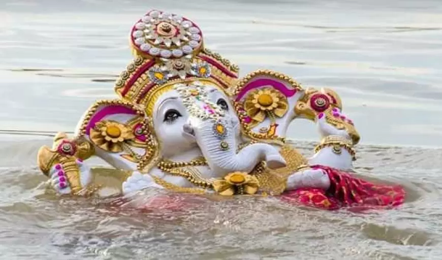 Ganpati Visarjan 2024: गणपति विसर्जन के वक्त भूलकर भी न करें ये गलती, बप्पा हो जायेंगे रुष्ठ