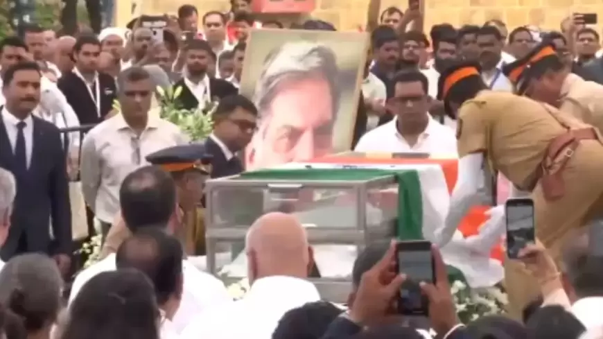 Ratan Tata Last Rites: रतन टाटा का कई बड़ी हस्तियों ने किया अंतिम दर्शन, हजारों की संख्या में पहुंचे लोग