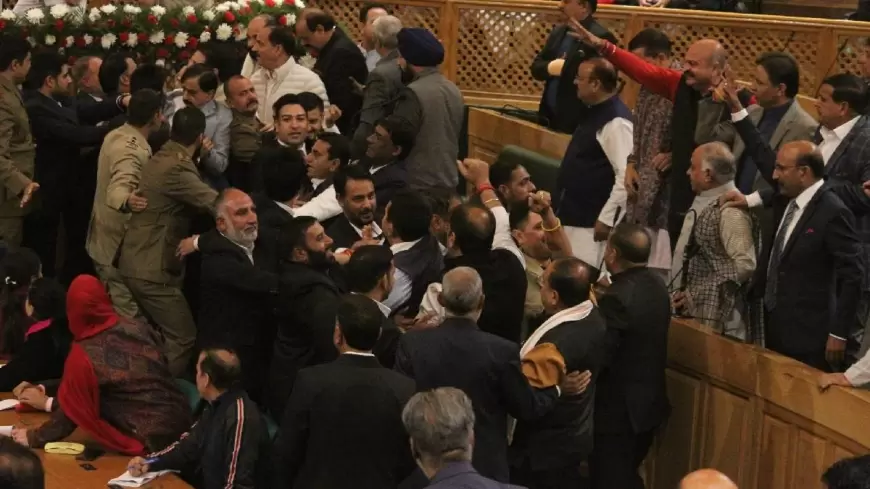 Jammu and Kashmir Assembly: जम्मू-कश्मीर विधानसभा में आर्टिकल 370 पर फिर हुआ बवाल, विधायकों ने की मारपीट, 3 घायल