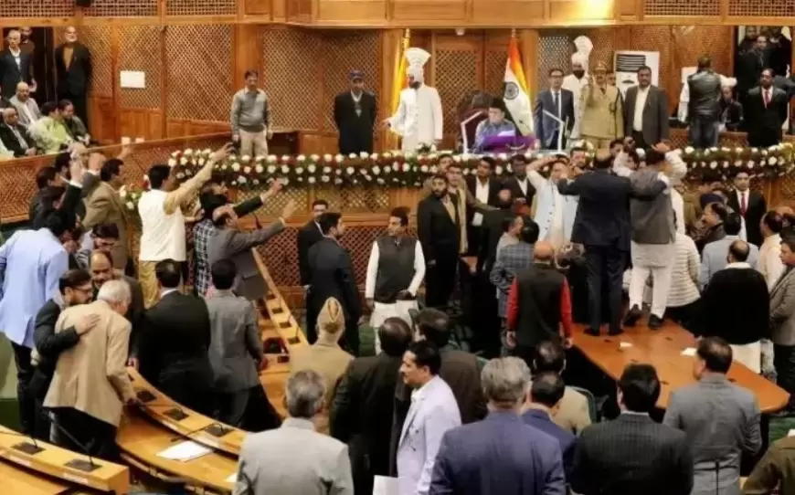 Jammu and Kashmir Assembly: जम्मू-कश्मीर विधानसभा में चौथे दिन भी हुआ हंगामा, खुर्शीद अहमद को मार्शलों ने किया बाहर