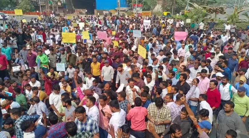 Demonstration of students in Prayagraj: प्रयागराज में चौथे दिन छात्रों का प्रदर्शन जारी, 'वन डे वन एग्जाम' की मांग कर रहे अभ्यर्थी