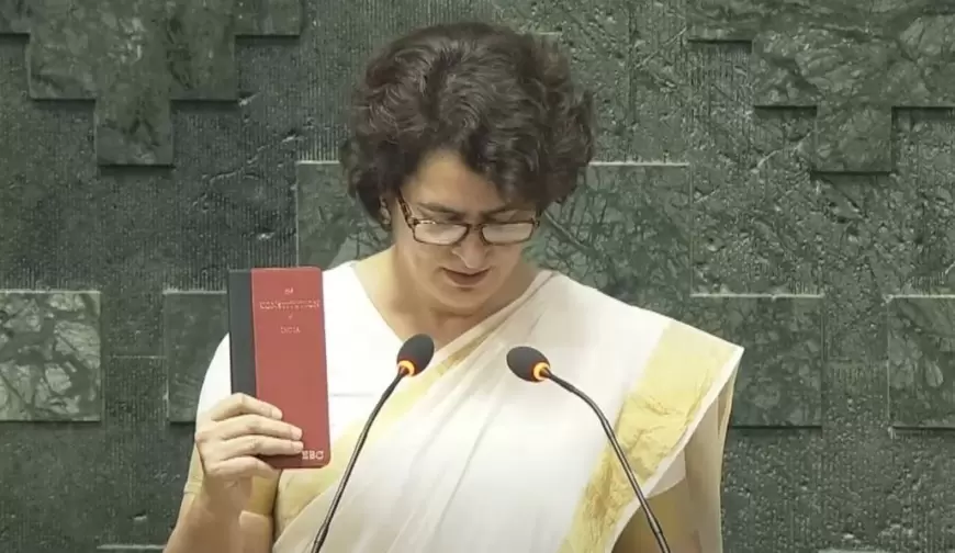 Priyanka Gandhi became MP: प्रियंका गांधी पहली बार पहुंचीं संसद, लोकसभा में सांसद पद की ली शपथ